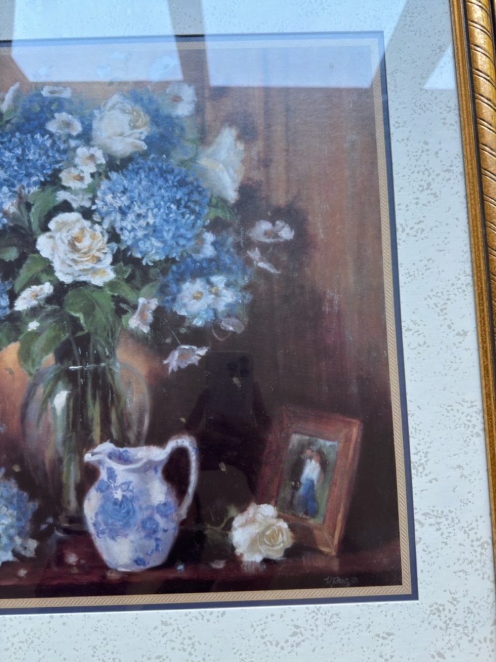 Vintage Hydrangea Framed Wall Art Gold Frame Coastal Grandmillennial - Picture 4 of 8